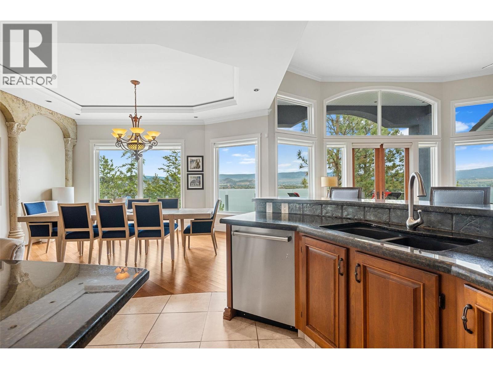  2543 Lucinde Road, West Kelowna