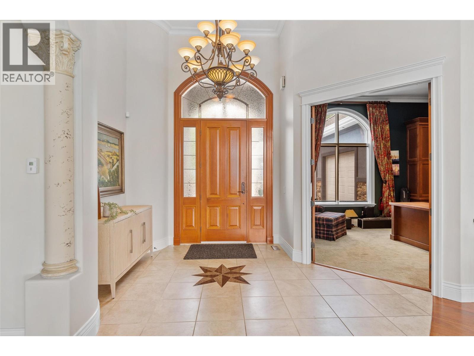  2543 Lucinde Road, West Kelowna