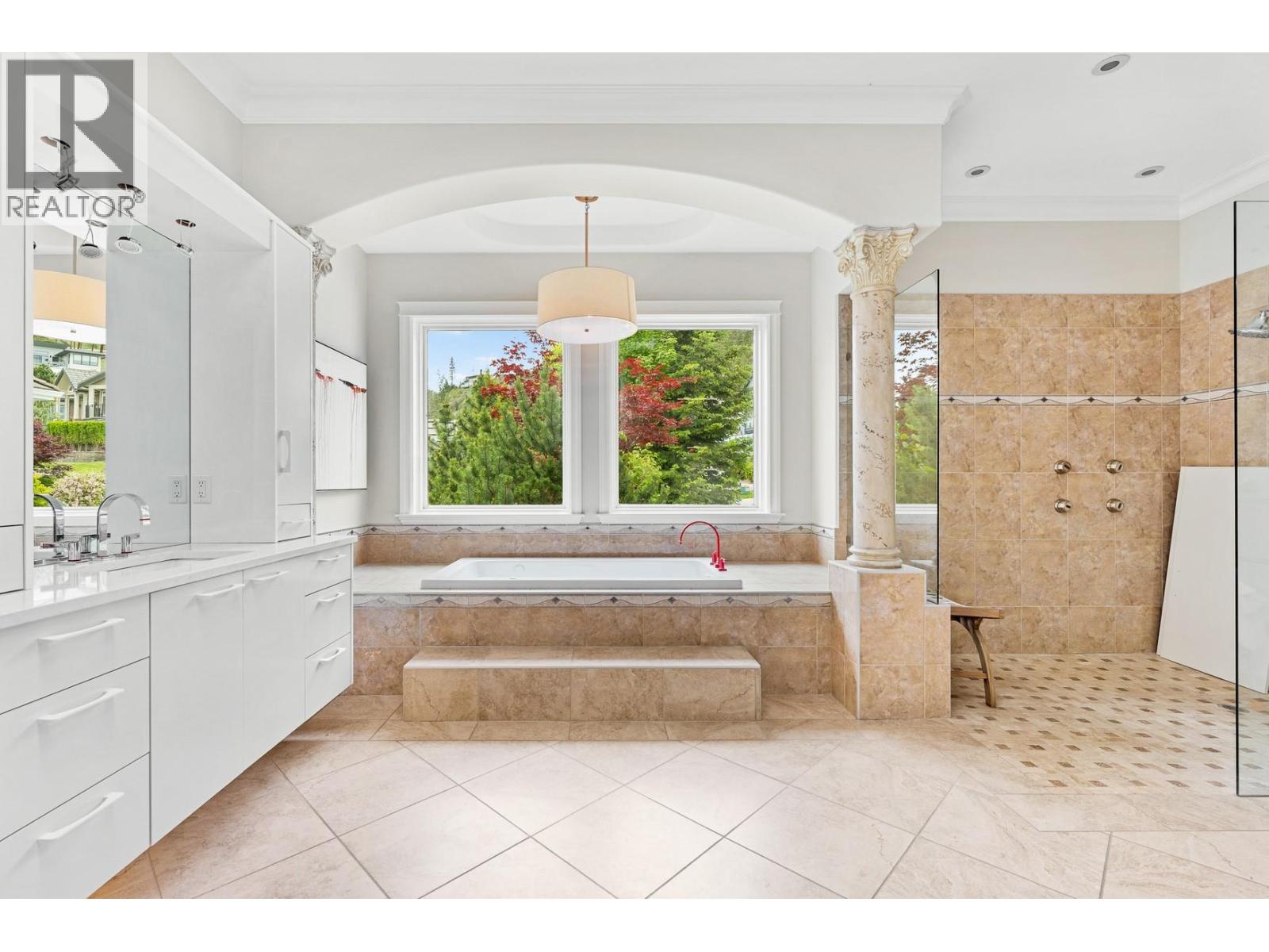  2543 Lucinde Road, West Kelowna