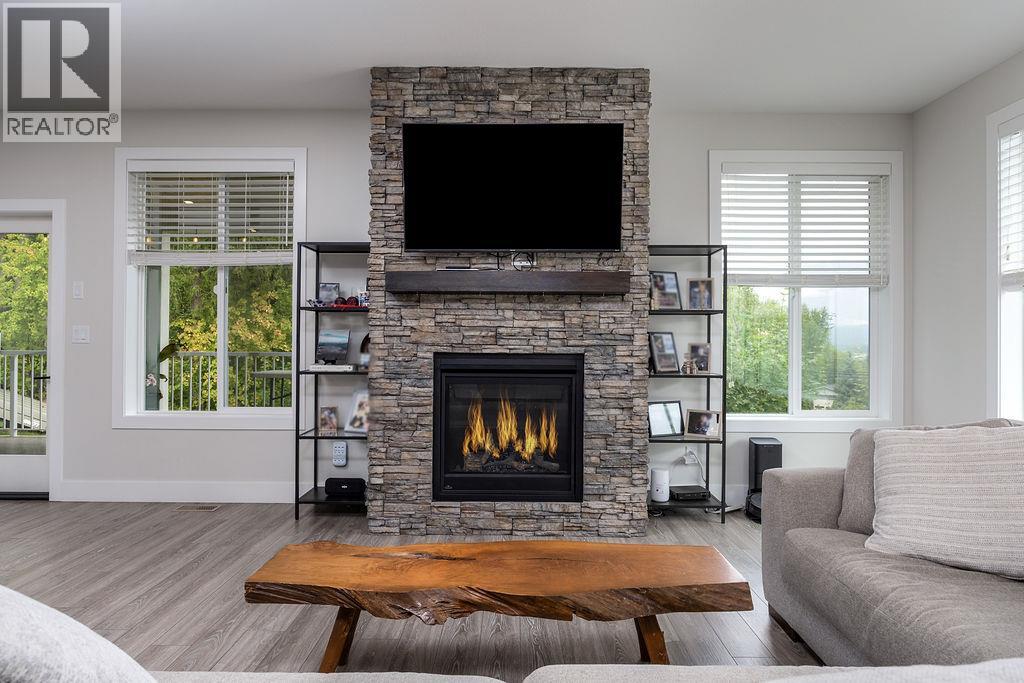  20 15th Avenue Southeast, Salmon Arm
