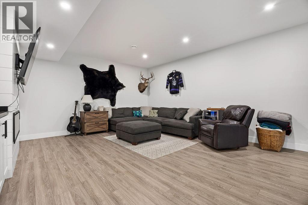  20 15th Avenue Southeast, Salmon Arm