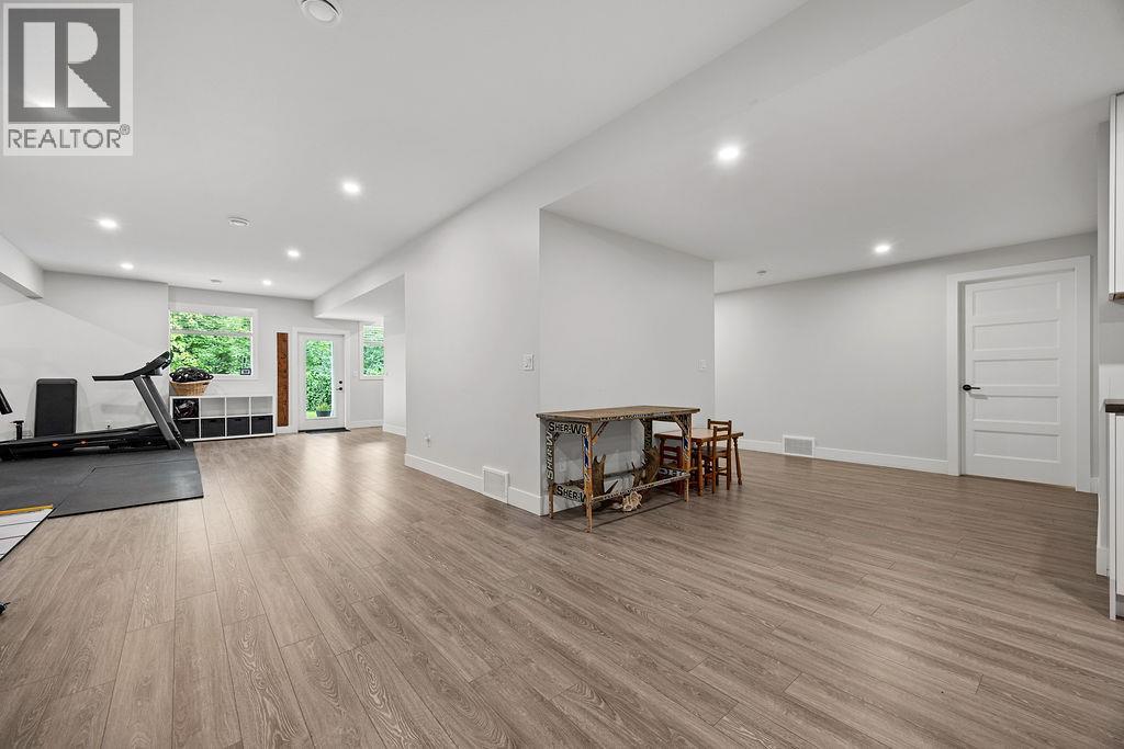  20 15th Avenue Southeast, Salmon Arm