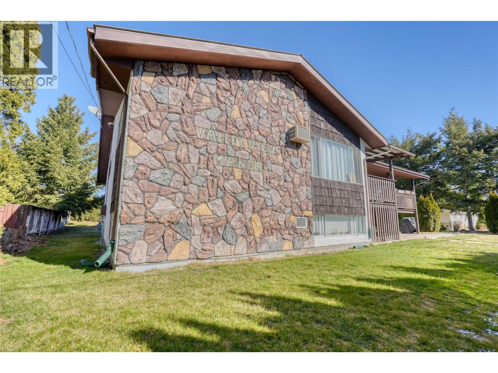  716 3RD Avenue, Keremeos