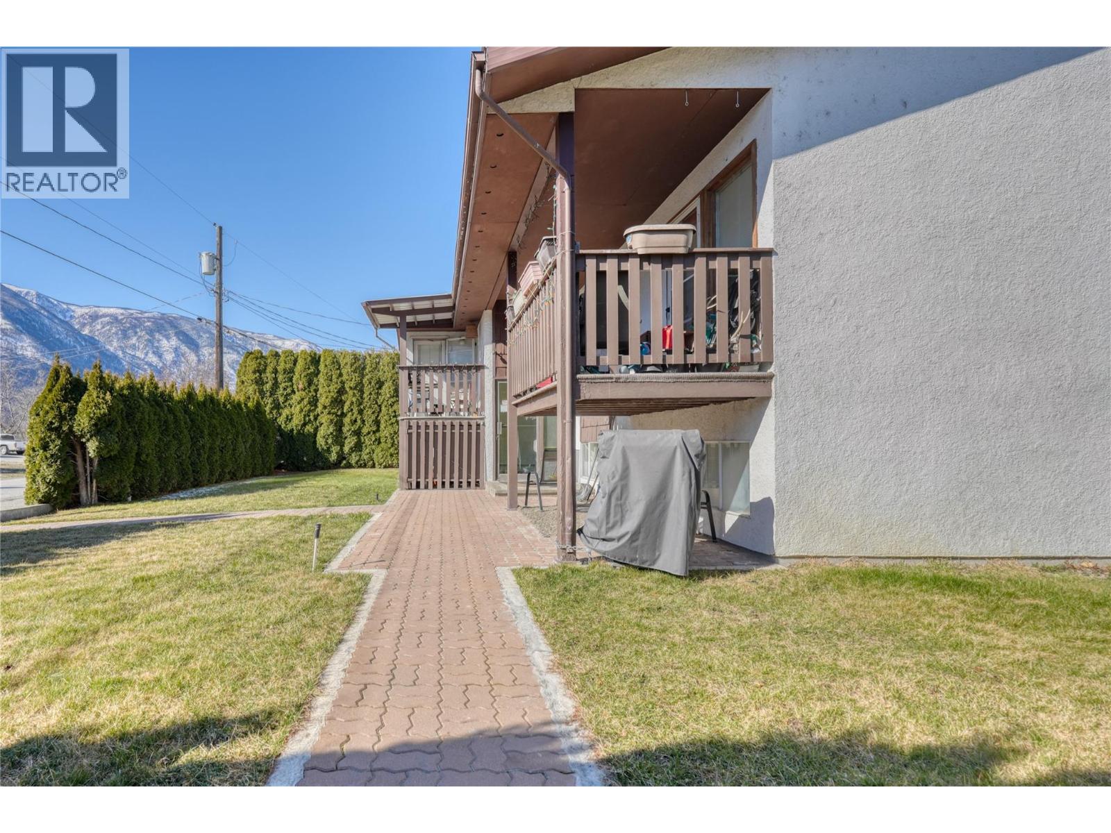  716 3RD Avenue, Keremeos