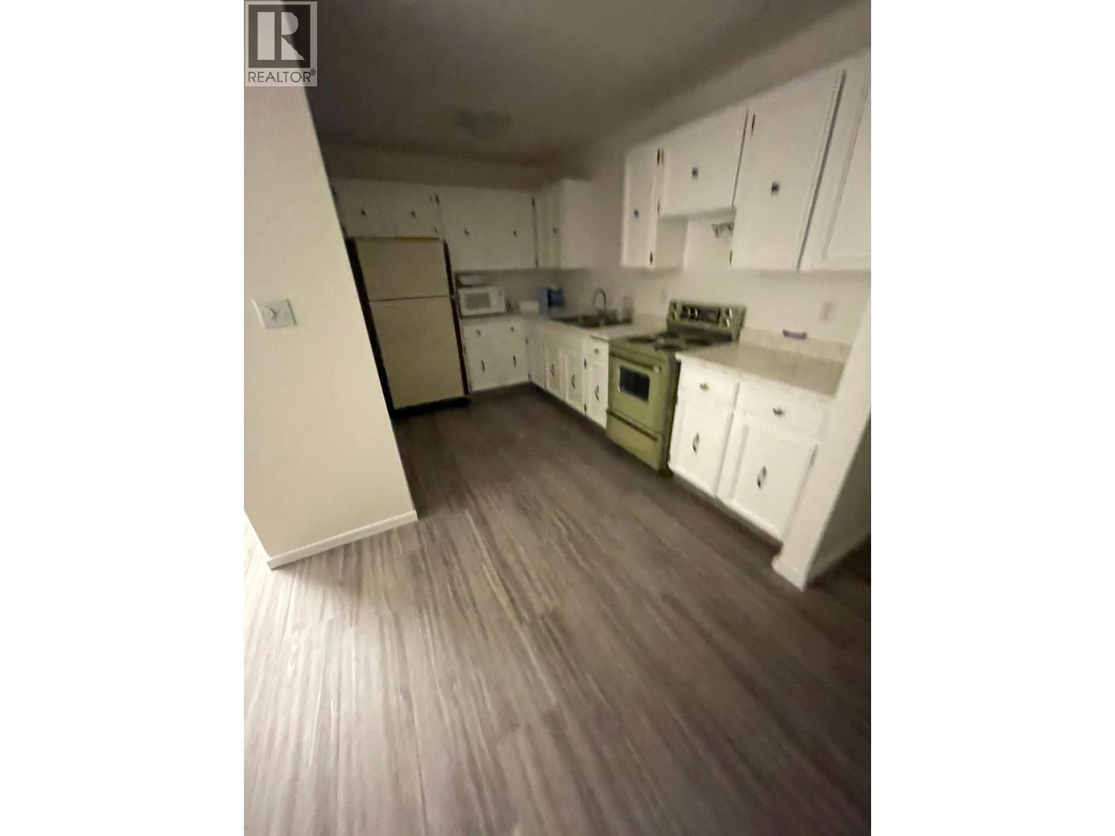  716 3RD Avenue, Keremeos