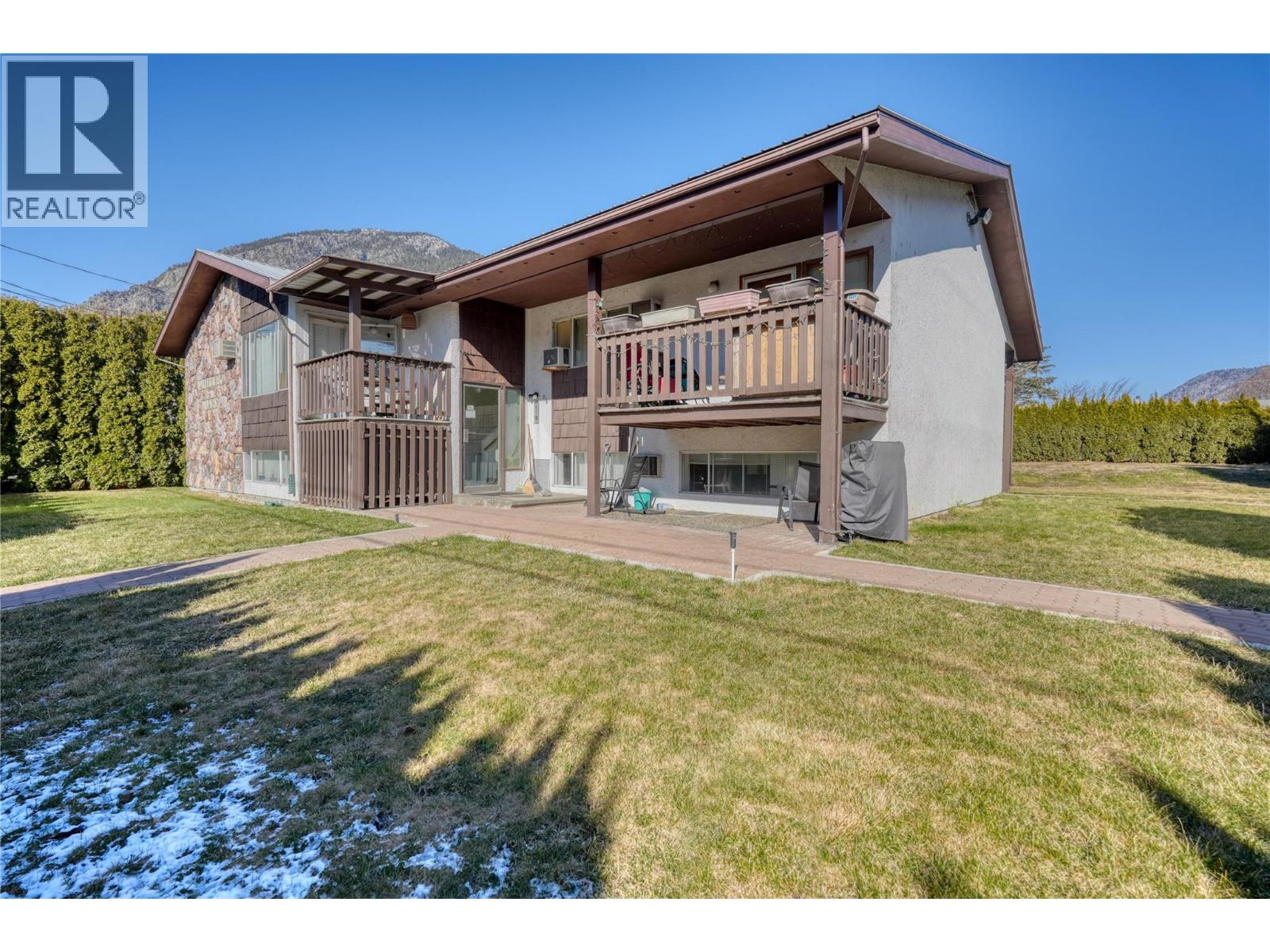  716 3RD Avenue, Keremeos