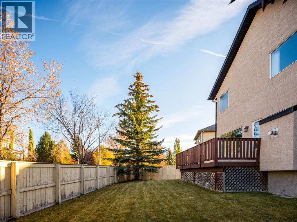 Single Family House for Sale in  Simcoe Crescent SW Signal Hill Calgary 