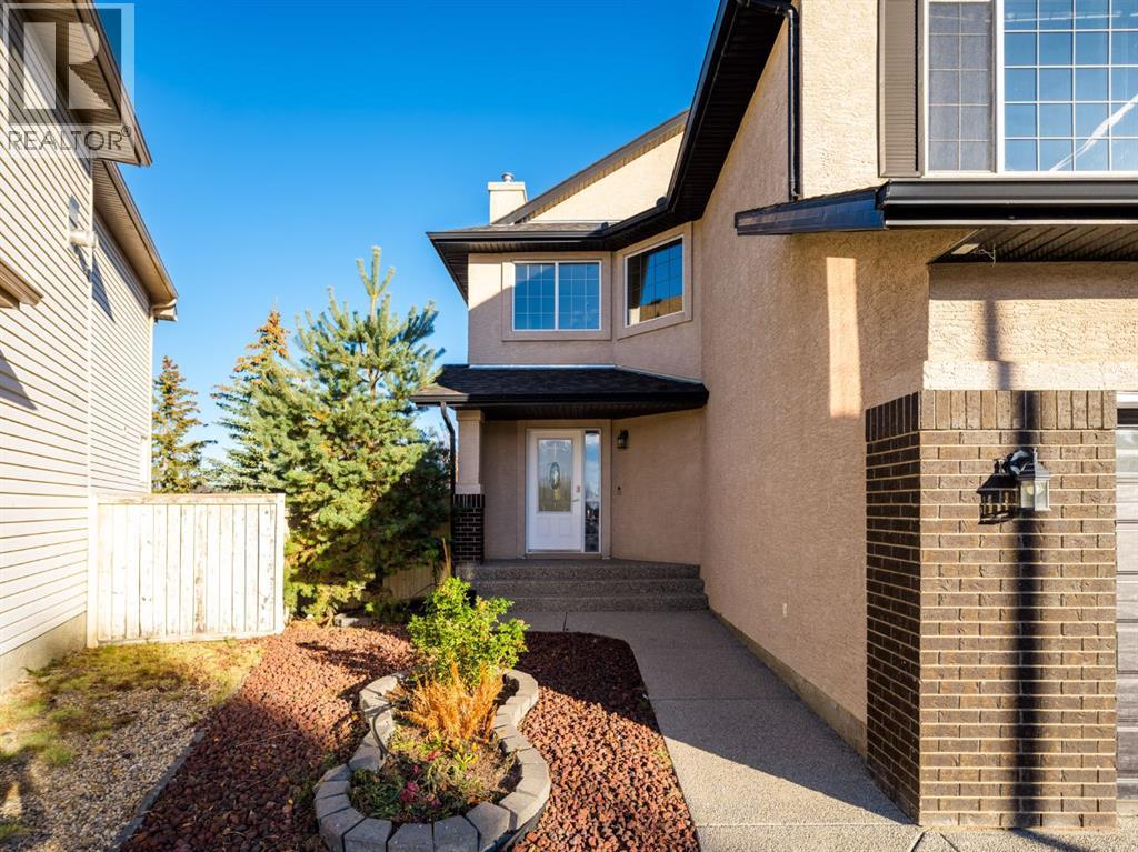 Single Family House for Sale in  Simcoe Crescent SW Signal Hill Calgary 