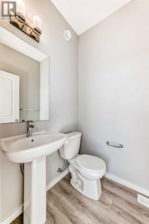 Single Family House for Sale in  Bartlett Crescent SE Rangeview Calgary 