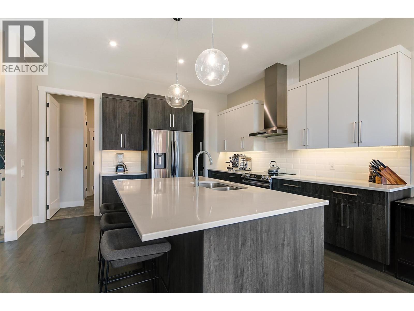  1049 Loseth Drive, Kelowna