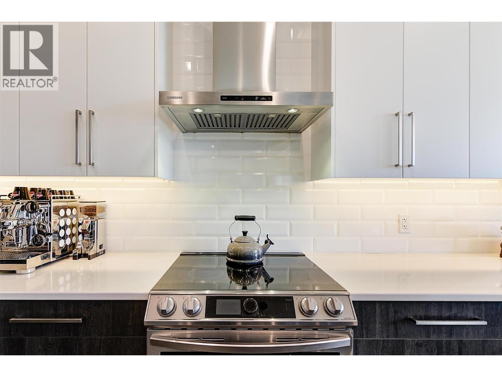  1049 Loseth Drive, Kelowna