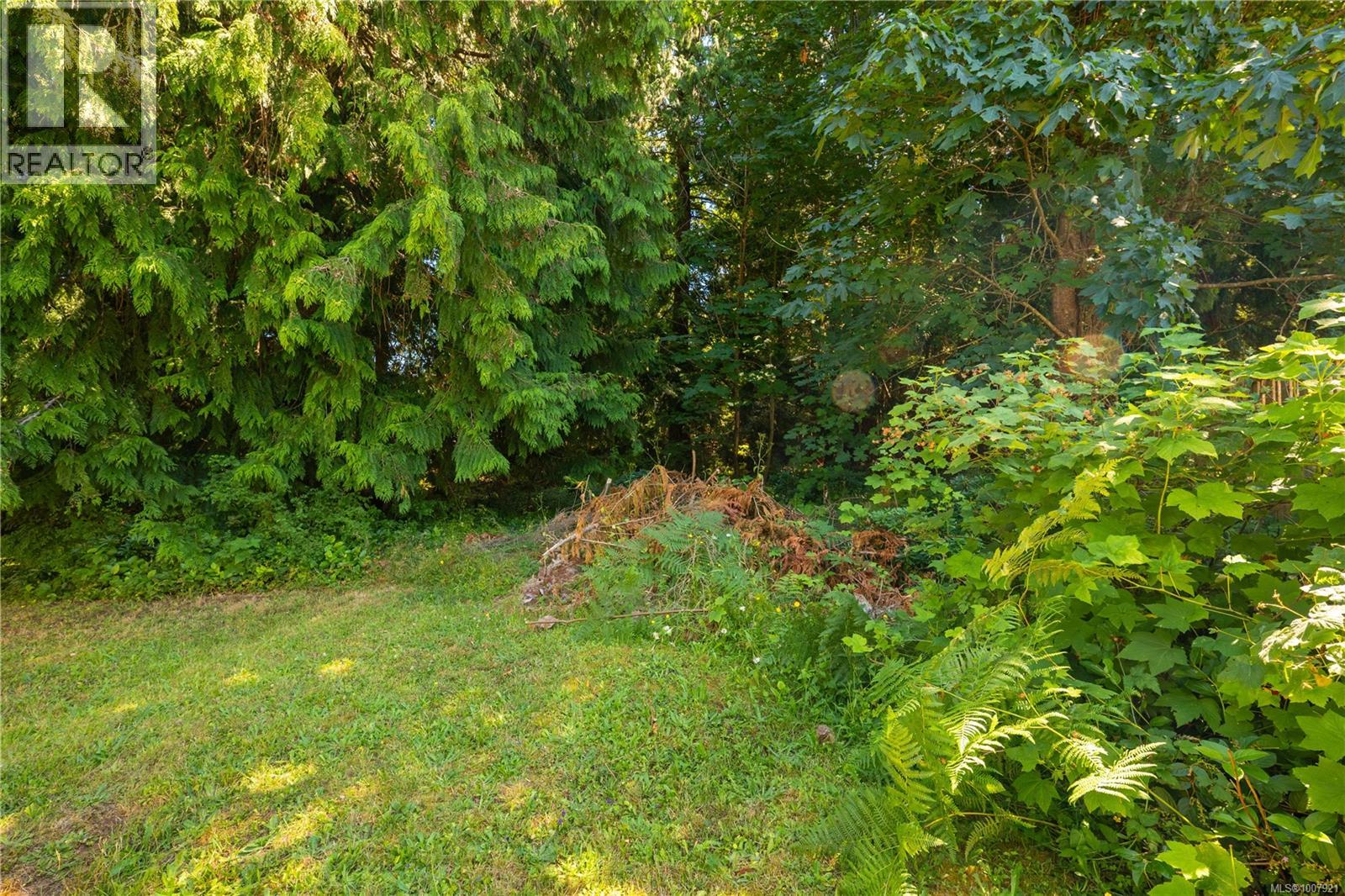 1271 Ganske Rd, Qualicum Beach