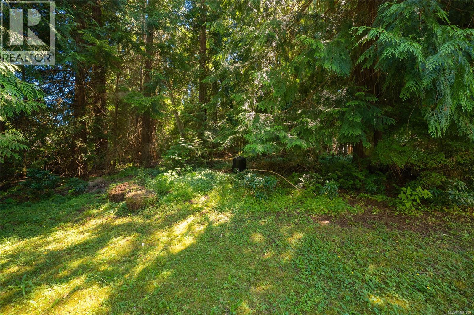 1271 Ganske Rd, Qualicum Beach