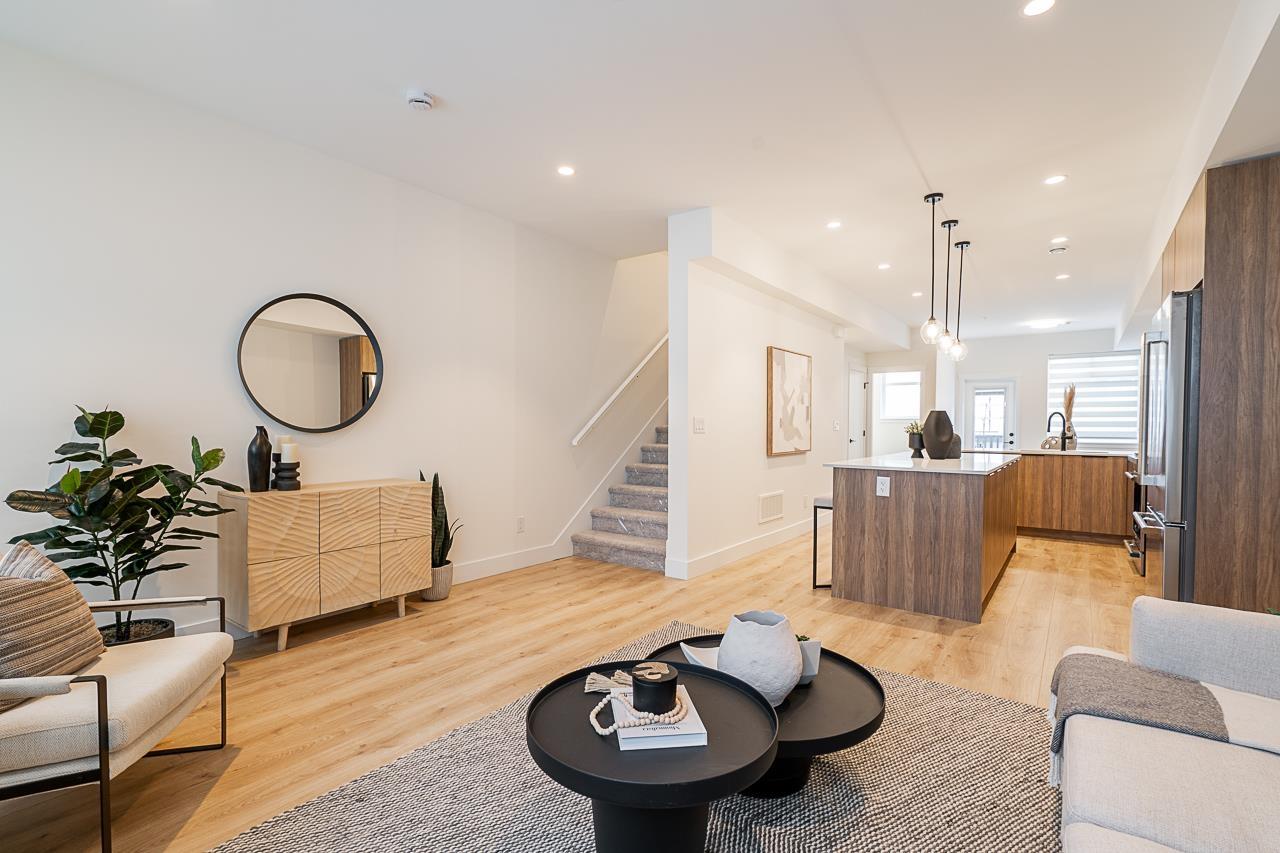 38 8430 NOTTMAN STREET, Mission