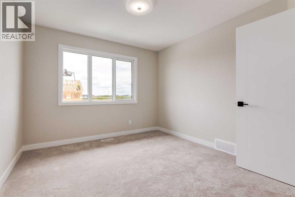 82 Agate Road, Cochrane