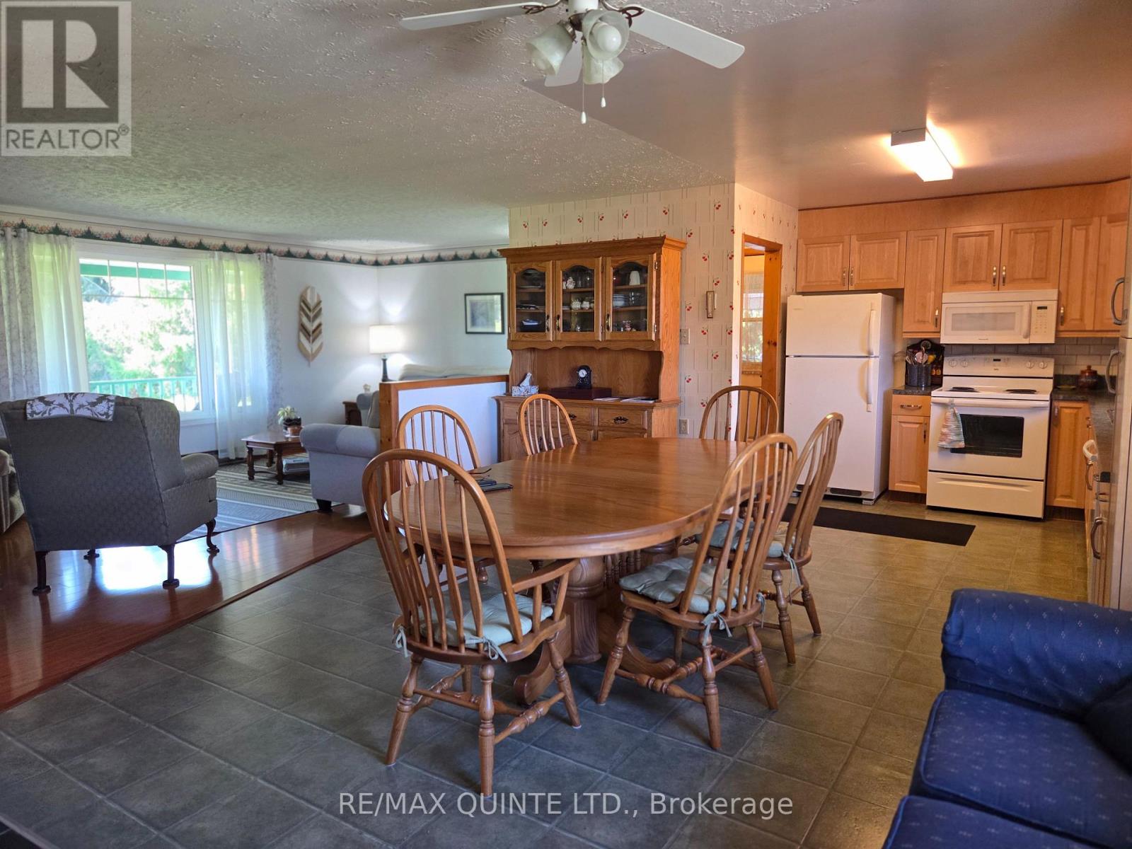 551 MARLBANK ROAD - 8