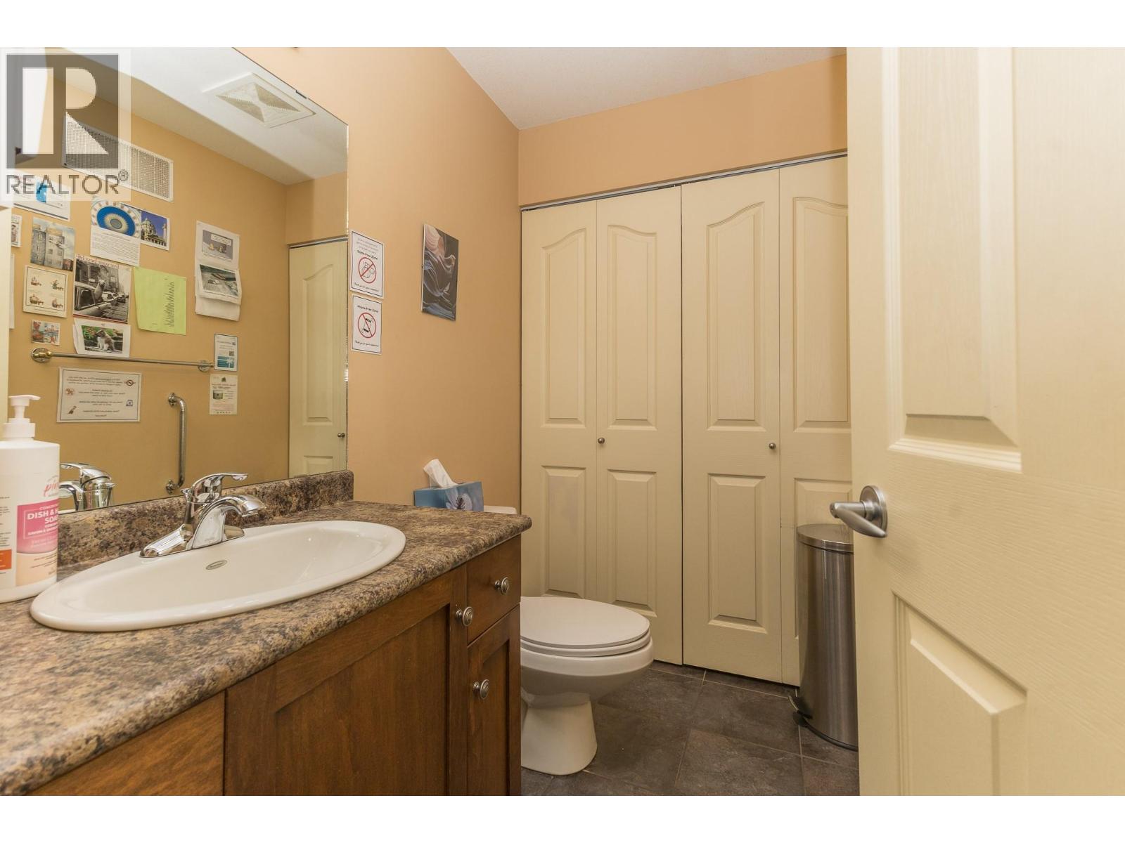 2 140 Harbourfront Drive Northeast, Salmon Arm