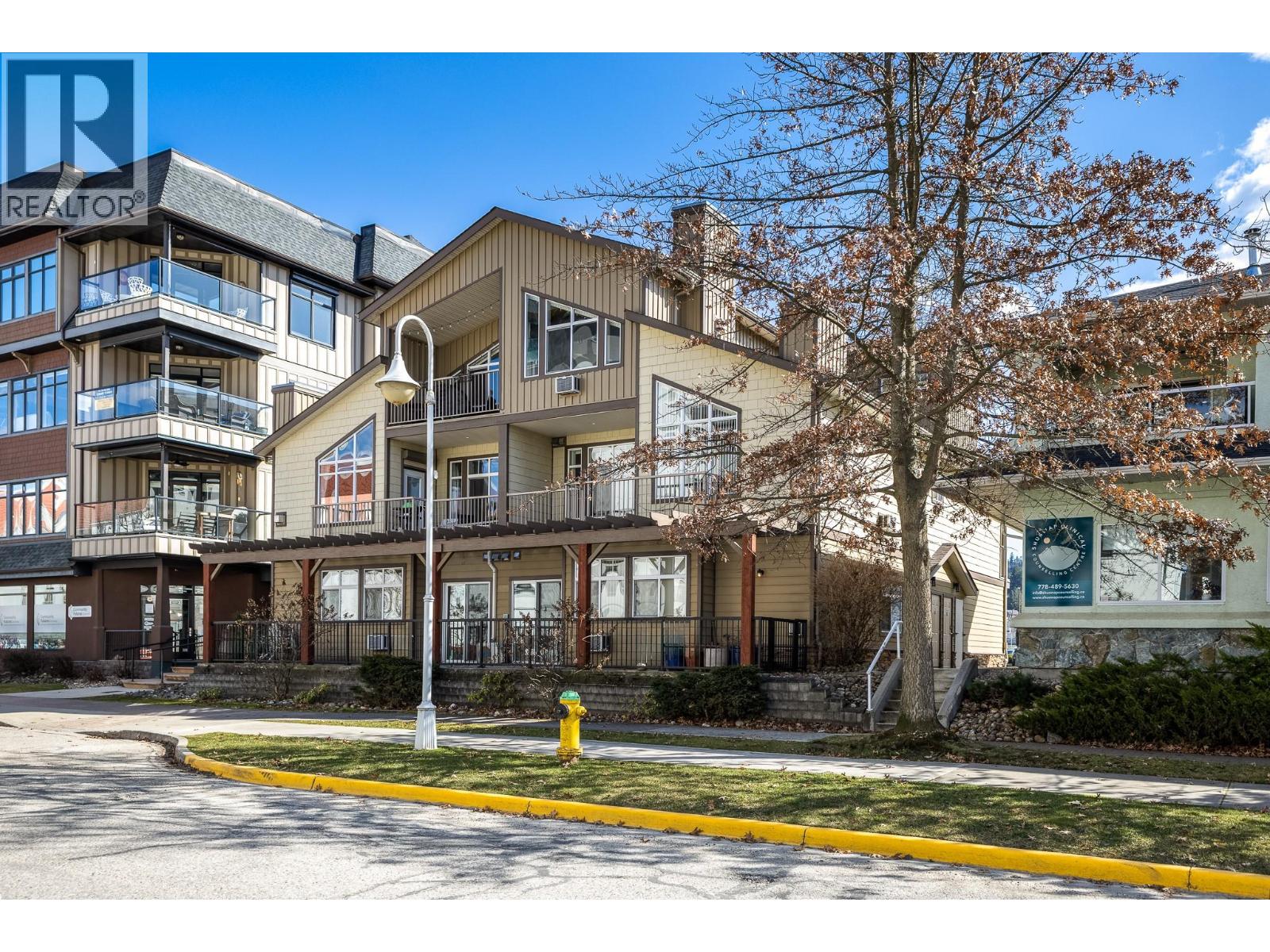 2 140 Harbourfront Drive Northeast, Salmon Arm