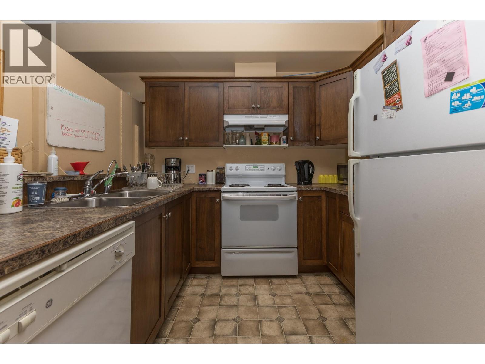 2 140 Harbourfront Drive Northeast, Salmon Arm