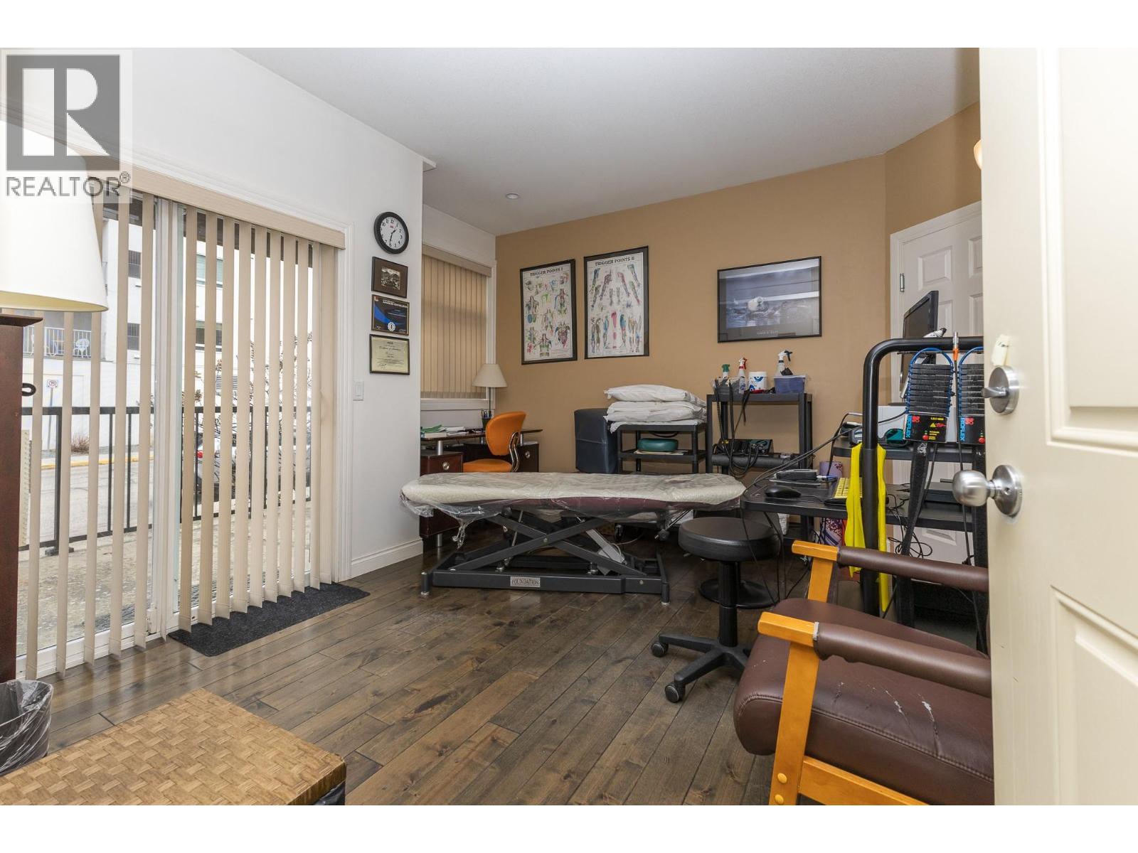 1 140 Harbourfront Drive Northeast, Salmon Arm