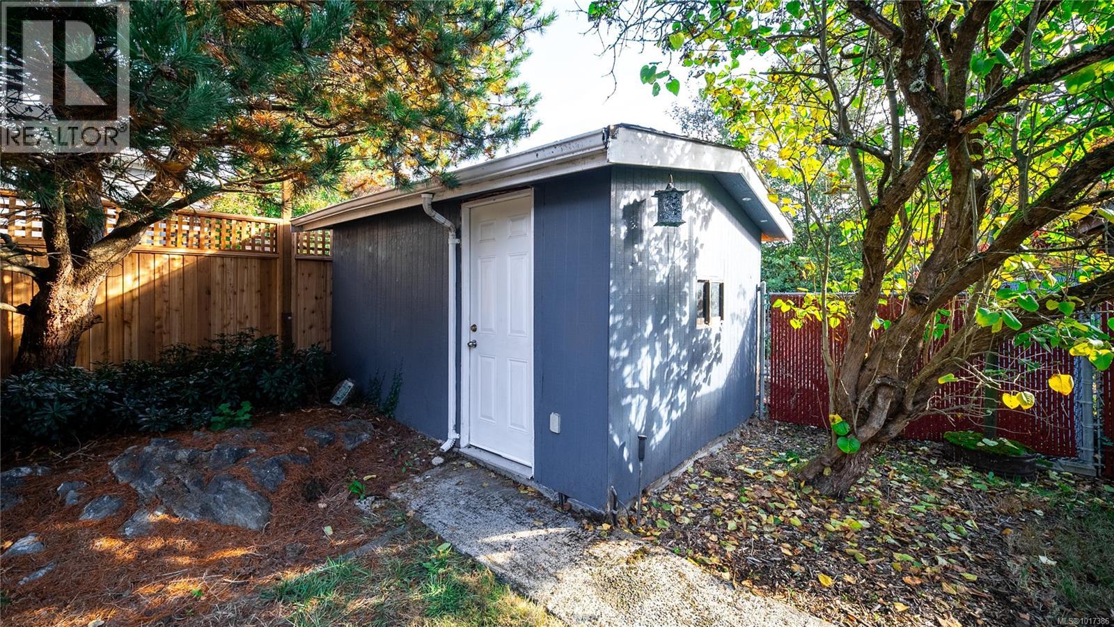  1716 Bay Street, Victoria