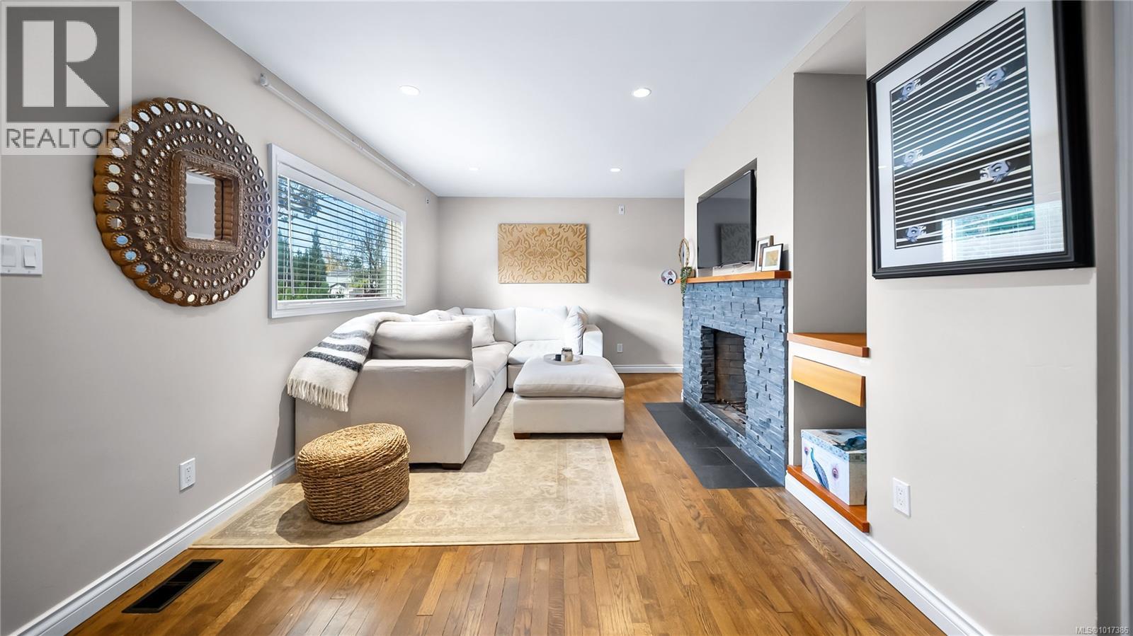  1716 Bay Street, Victoria