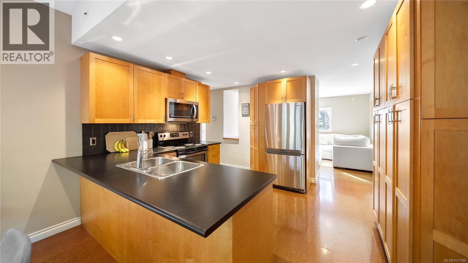  1716 Bay Street, Victoria
