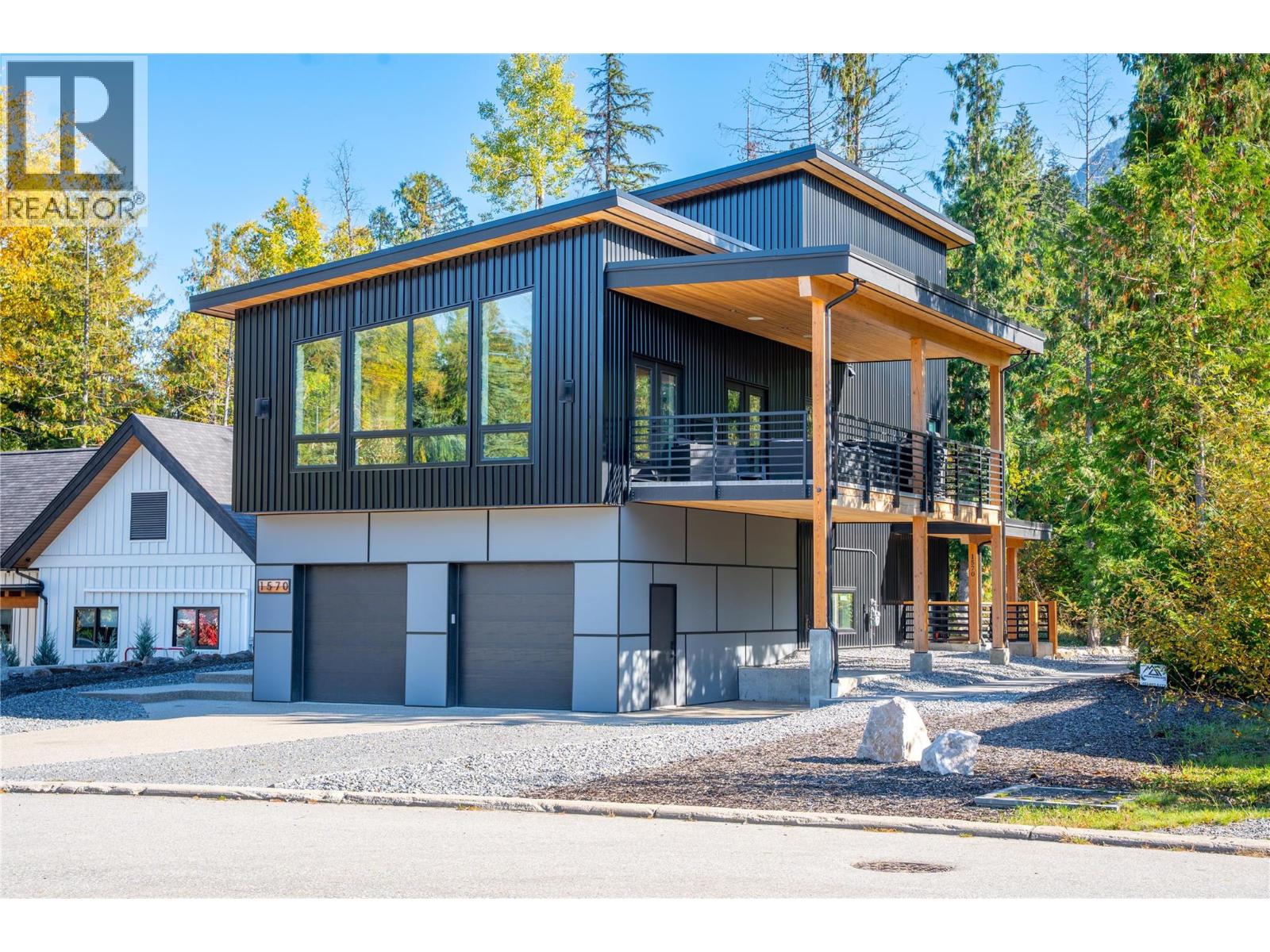 1570 Hiob Road, Revelstoke