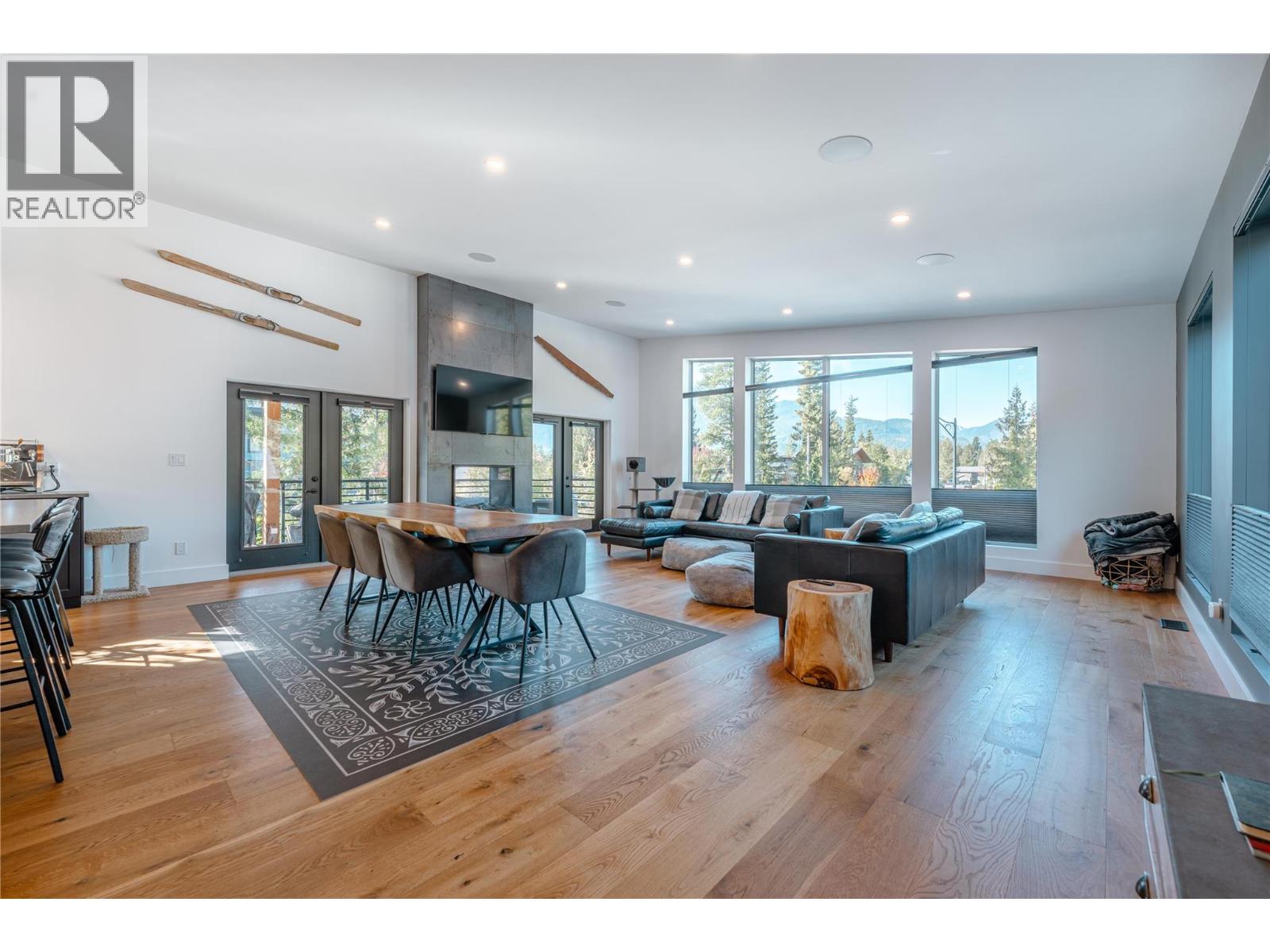 1570 Hiob Road, Revelstoke