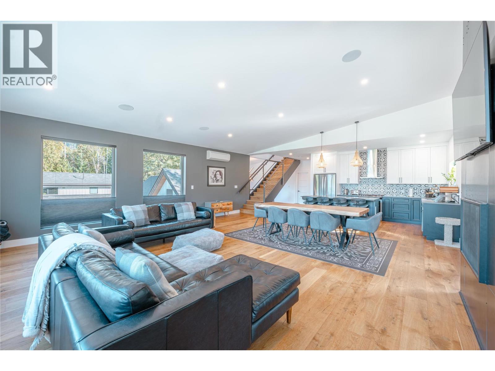 1570 Hiob Road, Revelstoke