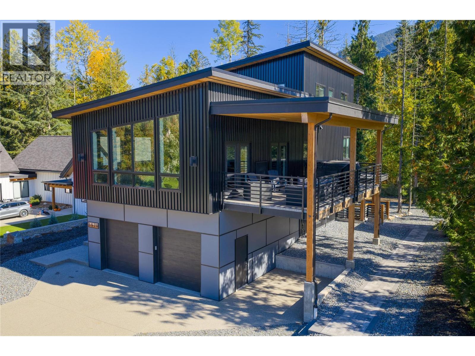 1570 Hiob Road, Revelstoke