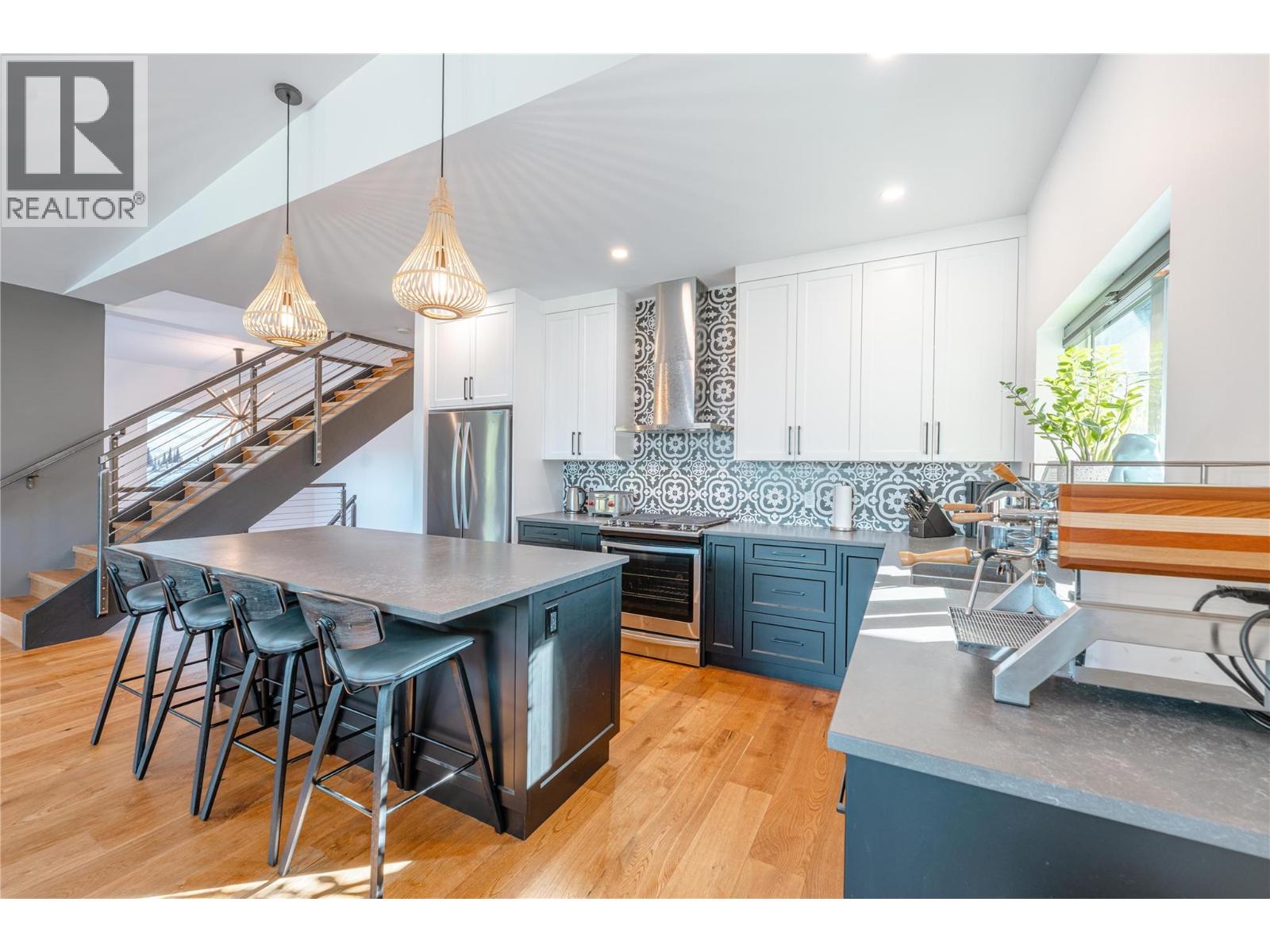 1570 Hiob Road, Revelstoke