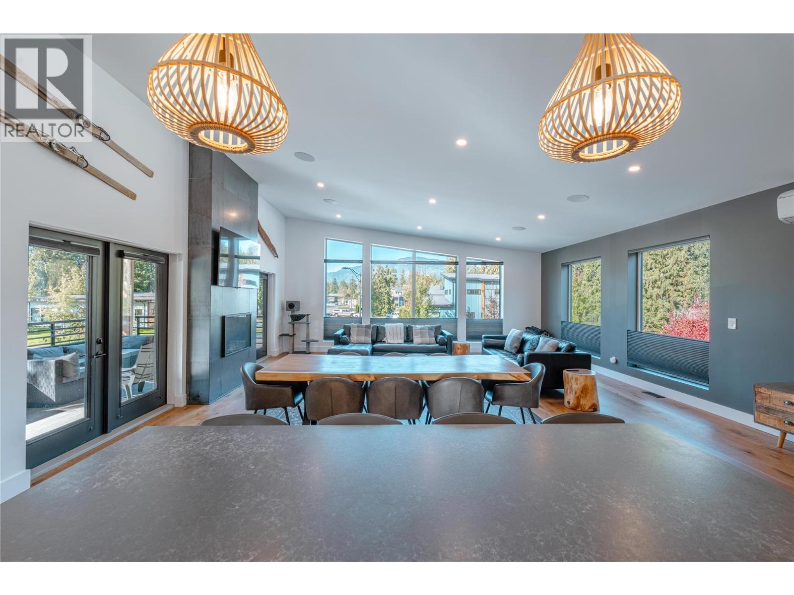 1570 Hiob Road, Revelstoke