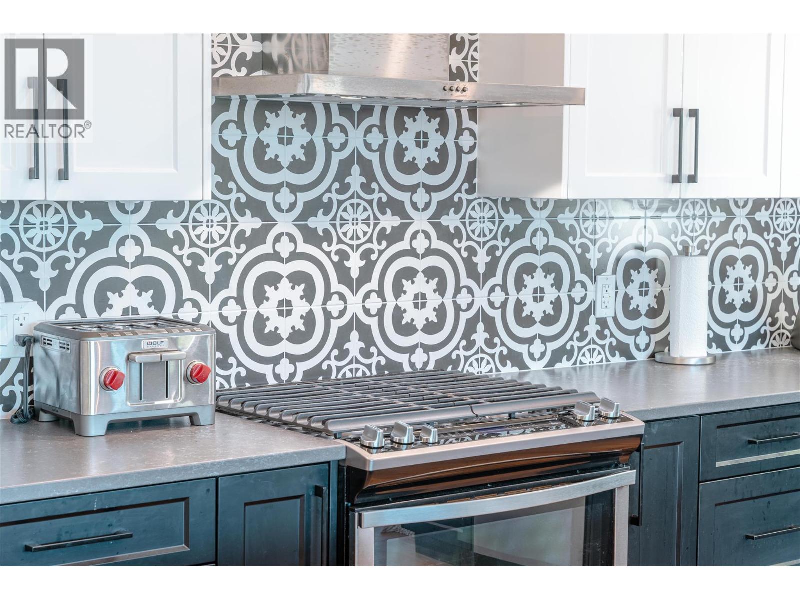 1570 Hiob Road, Revelstoke