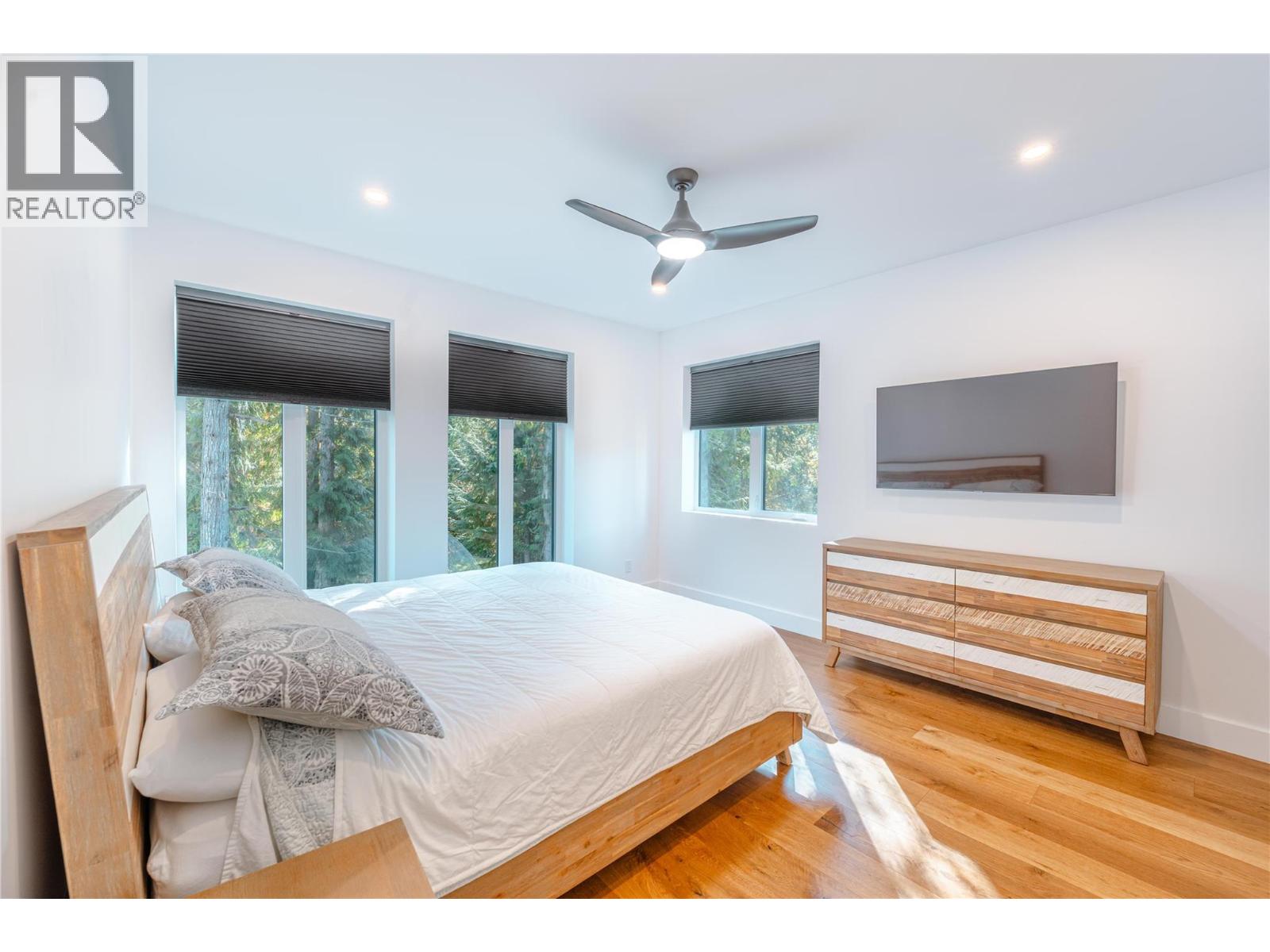 1570 Hiob Road, Revelstoke