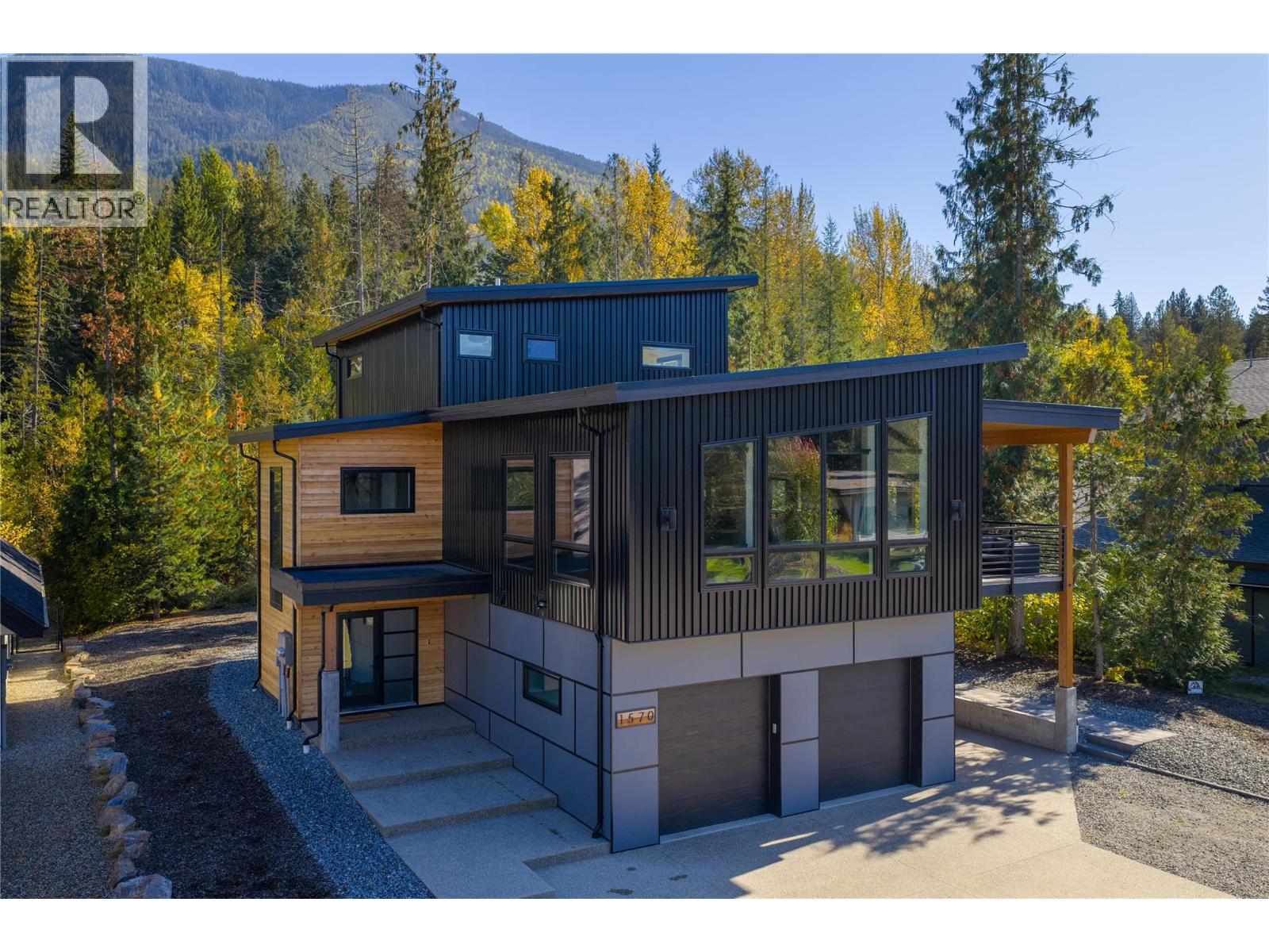 1570 Hiob Road, Revelstoke