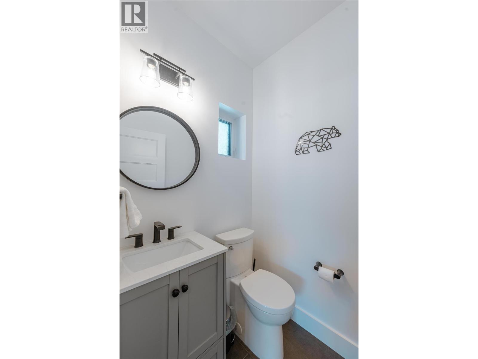 1570 Hiob Road, Revelstoke