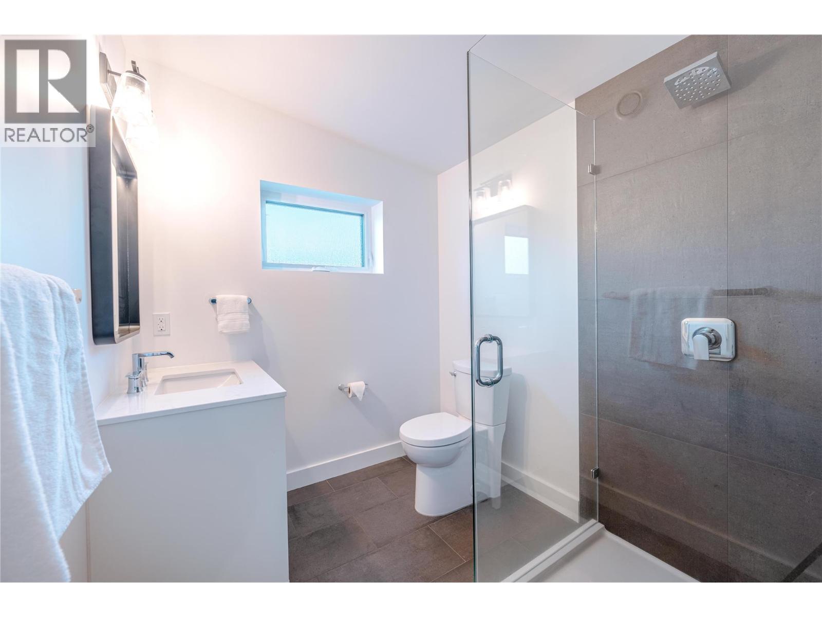 1570 Hiob Road, Revelstoke