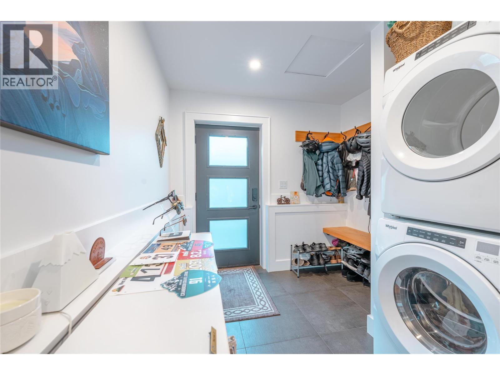 1570 Hiob Road, Revelstoke