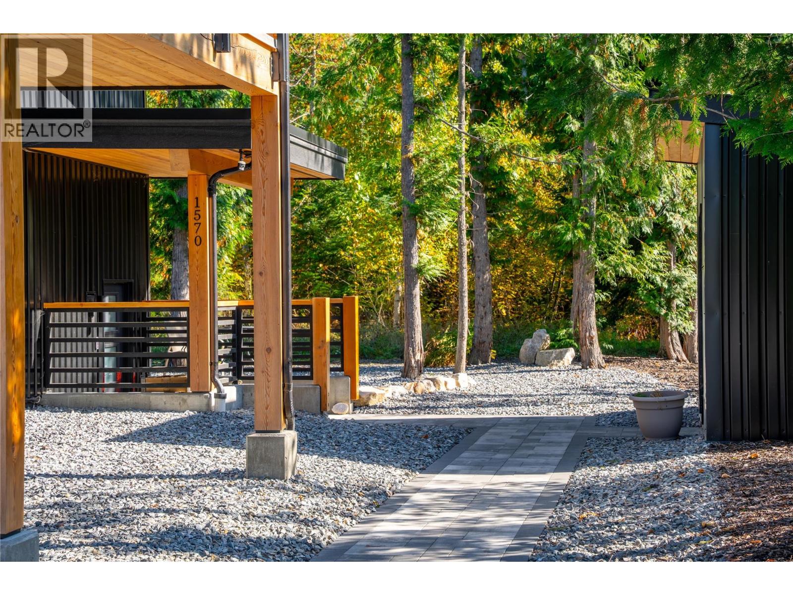 1570 Hiob Road, Revelstoke