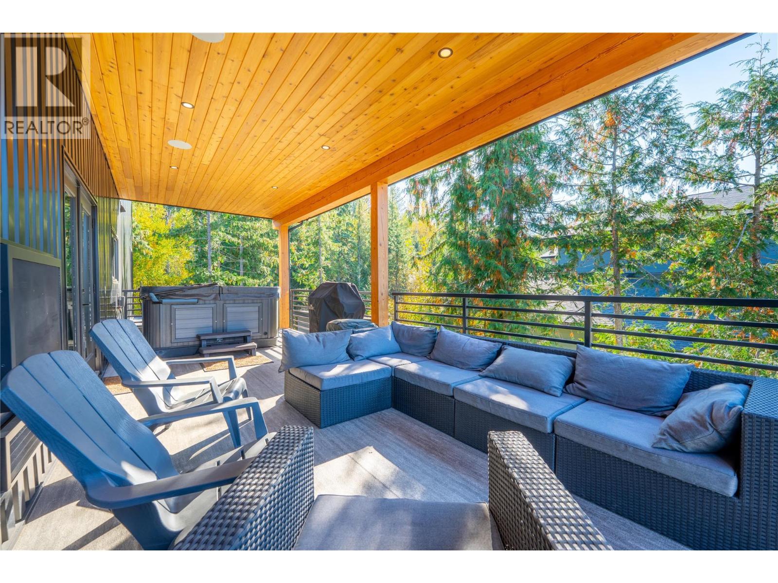 1570 Hiob Road, Revelstoke