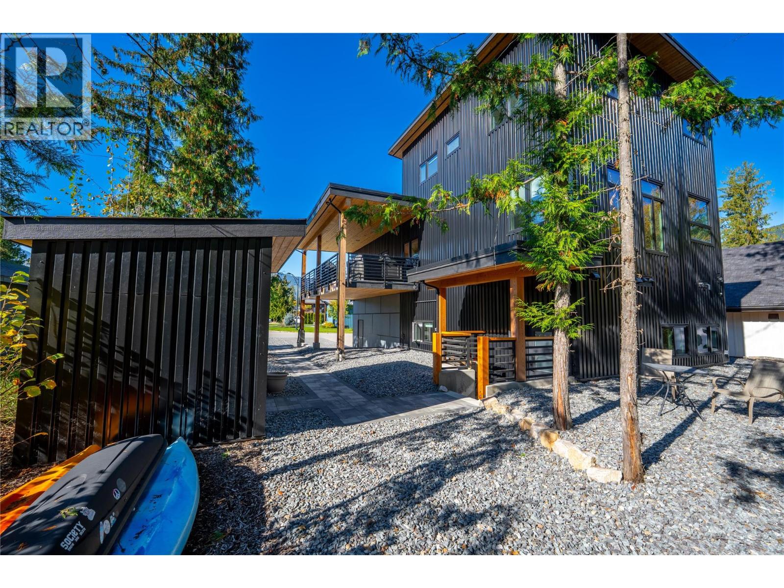1570 Hiob Road, Revelstoke