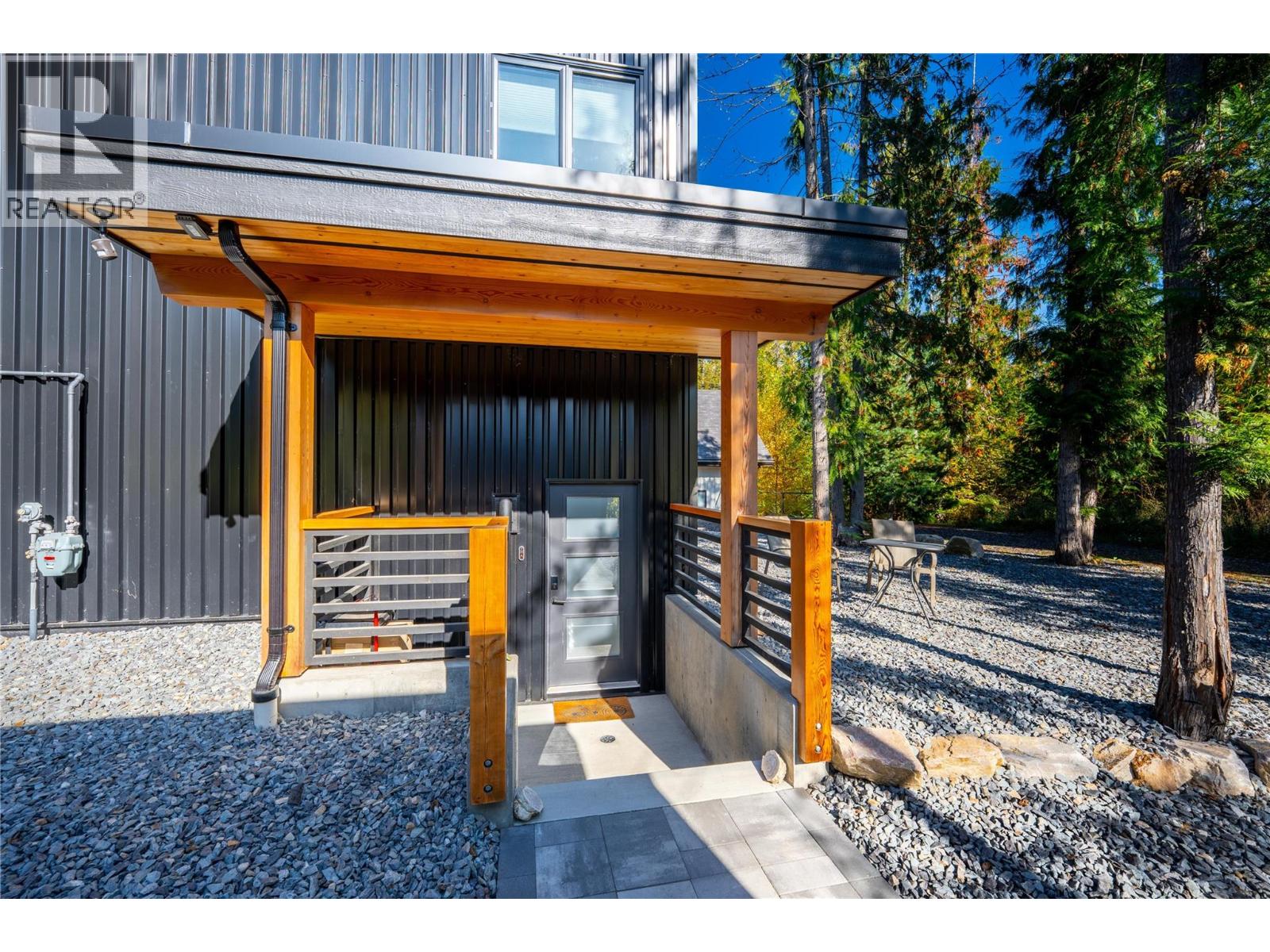 1570 Hiob Road, Revelstoke