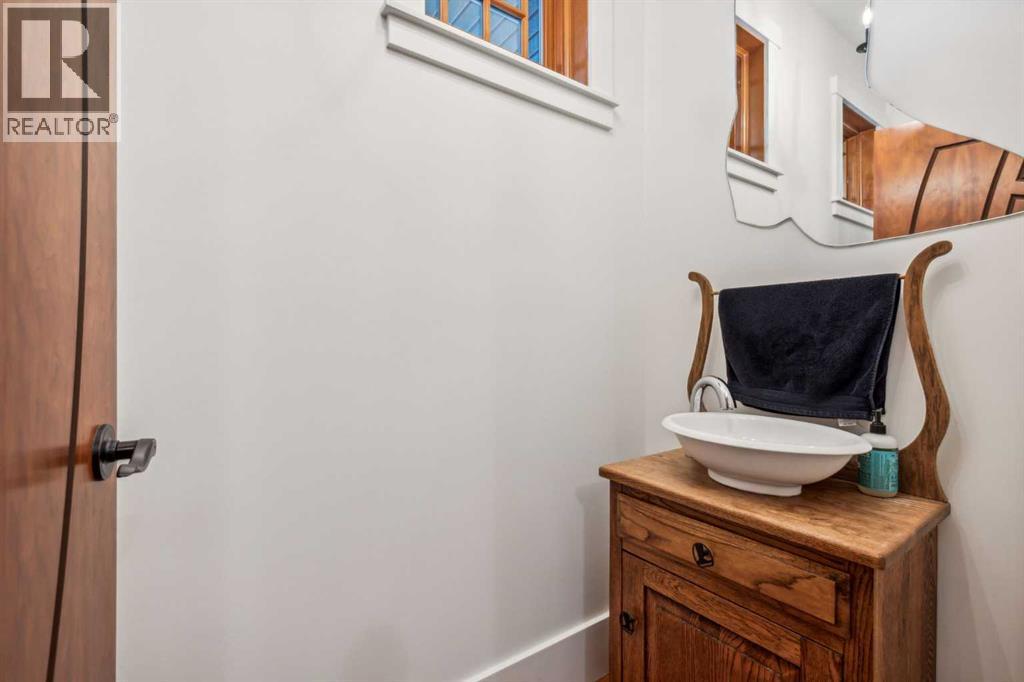 Single Family House for Sale in   Street NE Winston Heights/Mountview Calgary 