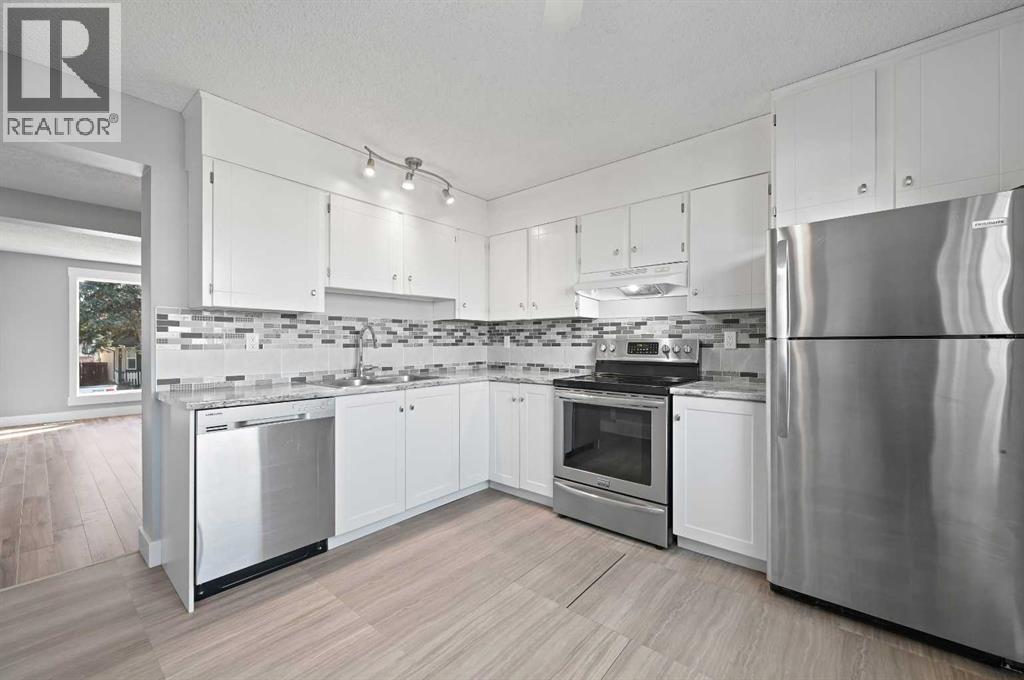 Single Family House for Sale in  Castlegreen Close NE Castleridge Calgary 