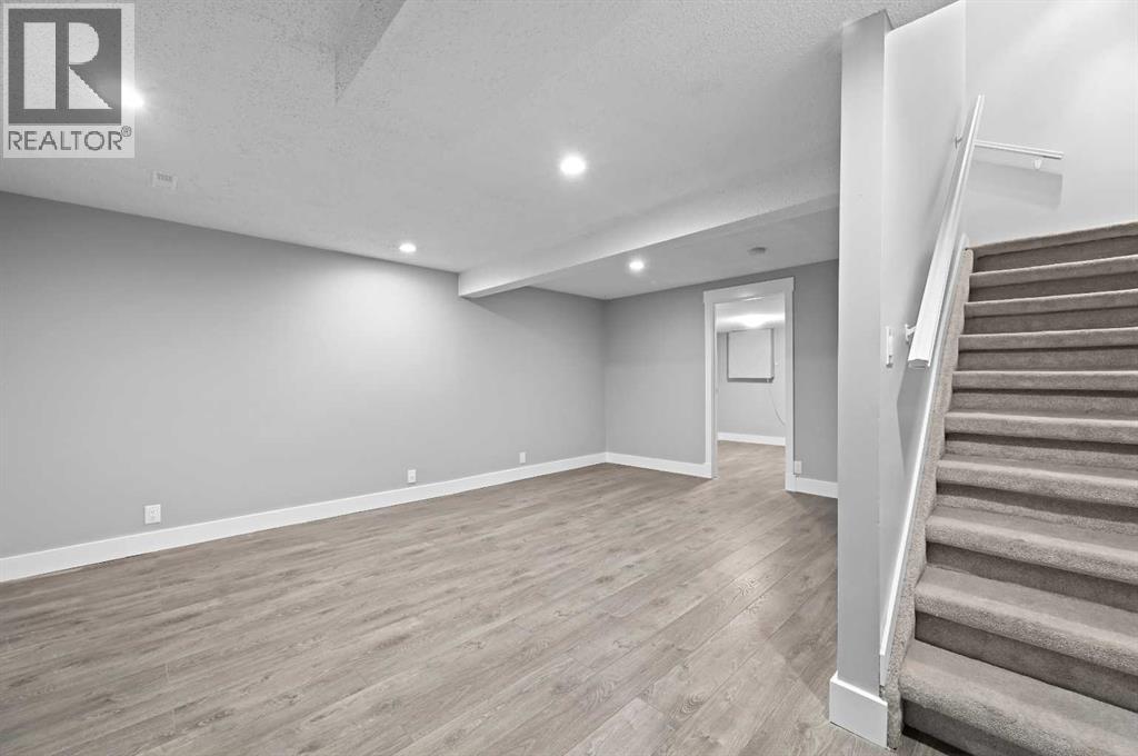 Single Family House for Sale in  Castlegreen Close NE Castleridge Calgary 
