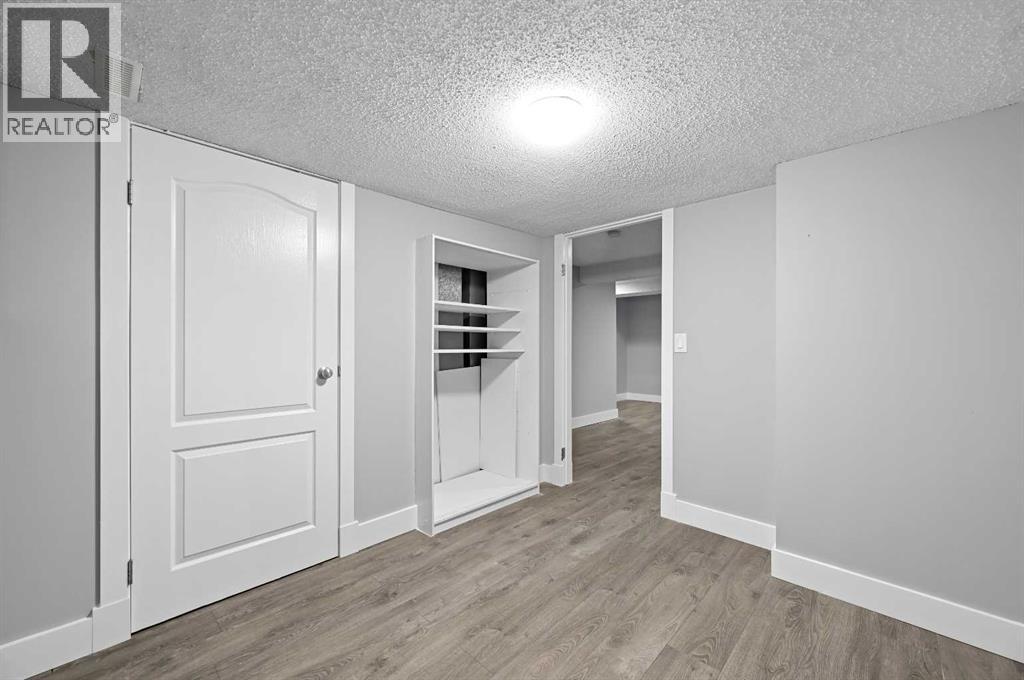 Single Family House for Sale in  Castlegreen Close NE Castleridge Calgary 