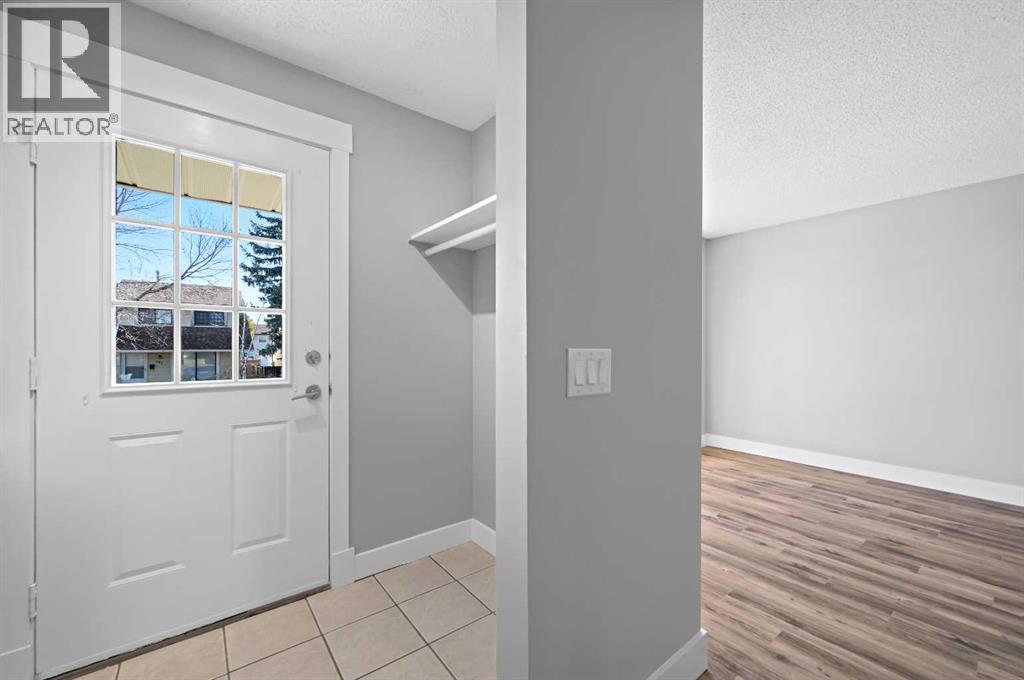 Single Family House for Sale in  Castlegreen Close NE Castleridge Calgary 