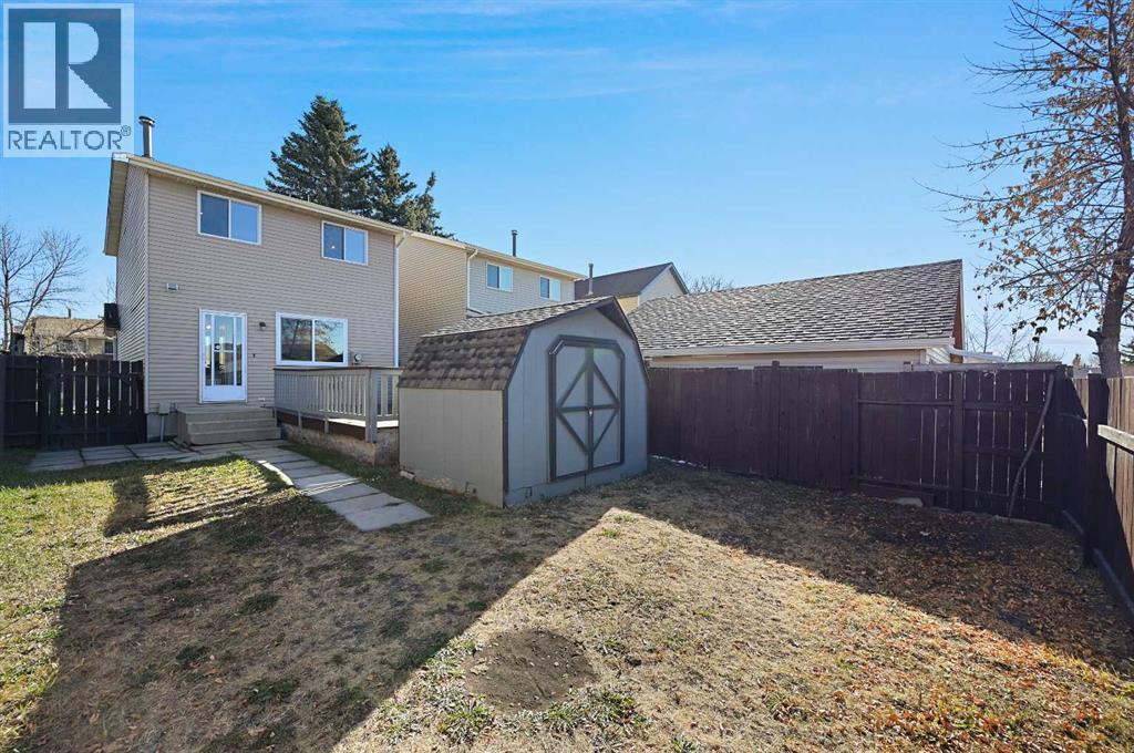 Single Family House for Sale in  Castlegreen Close NE Castleridge Calgary 