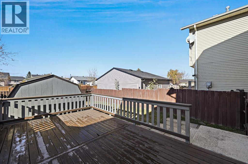 Single Family House for Sale in  Castlegreen Close NE Castleridge Calgary 